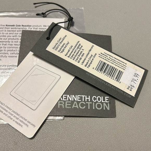 Kenneth Cole Reaction Laptop Case Black/Grey (fits up to 17.3” laptop screen) - Picture 8 of 8